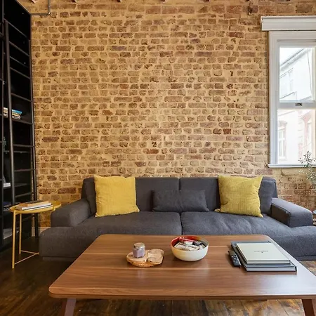 Renovated At The Heart Of With Huge Terrace * اسطنبول