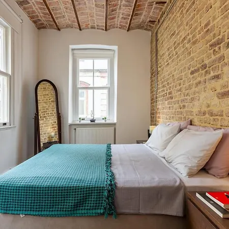 Apartmán Renovated At The Heart Of With Huge Terrace