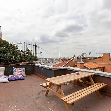 Renovated At The Heart Of With Huge Terrace اسطنبول